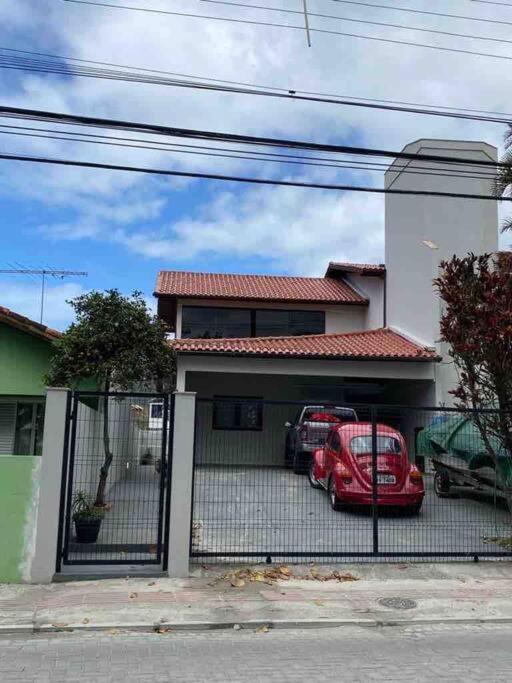 Pe Na Areia Na Lagoa Da Conceicao Florianópolis